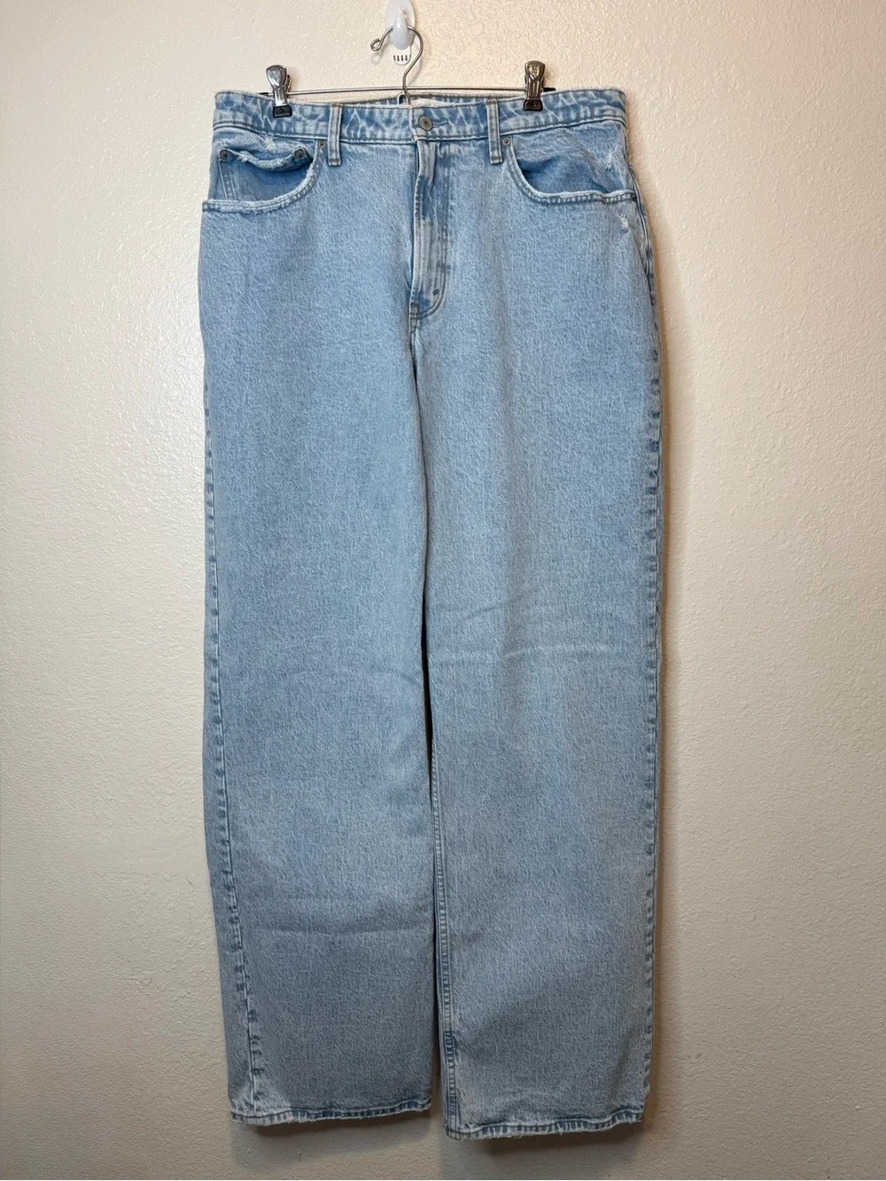 Abercrombie & Fitch Light Wash Wide Leg Jeans - Picture 1 of 8